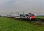 101 025 mit IC 2024 von Passau Hbf nach Hamburg Altona am 29.10.2012 unterwegs bei Plattling.