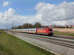 Die 101 001 mit einem IC nach Mnchen am 13.04.2013 unterwegs bei Hattenhofen.