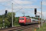 101 001-6 (im Sandwich-Betrieb mit der 101 104-8) mit IC 2213  Rgen  von Ostseebad Binz nach Stuttgart Hbf in Schwerin-Grries am 09.06.2013