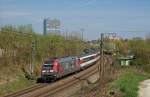 101 110-5  Eintracht Frankfurt  mit IC 184 Zrich HB - Stuttgart Hbf bei der Ausfahrt aus Singen(Htw). 24.04.13