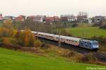 IC2156 Leipzig-> Dsseldorf mit 101 042 (Ecophant) am 10/11/13 durch Bonenburg bei Warburg (Westf.) seinem nchsten Halt Altenbeken entgegen. 