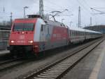 IC 2377 Binz-Frankfurt Main Hbf wurde,am 12.Januar 2014,von der CEWE 101 081 bespannt die hier in Bergen/Rügen hielt.