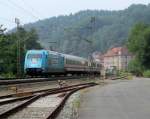 101 102-2  110 Jahre Vedes  zieht am 30. Juli 2014 den IC 2208 durch Kronach in Richtung Saalfeld.