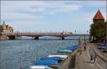 Im Sommer 2015 ist das  Eulen nach Athen getragen . Zypernlok 101 099-0 mit Strandmotiv am  Strand von Konstanz . Juli, 2015.