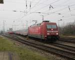 101 062-8 D'r Zoch ktt! mit IC 2182 von Hannover Hbf nach Stralsund Hbf bei der Einfahrt im Rostocker Hbf.02.01.2016   