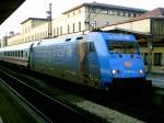 101 016 Unicef steht am 02.04.2007 mit IC 2290 nach Karlsruhe  abfahrtbreit in Augsburg Hbf.