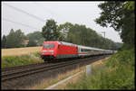 DB 101053-7 ist hier am 11.07.2019 um 10.46 Uhr mit ihrem Intercity nach Offenburg am Ortsrand von Hasbergen unterwegs.
