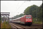 101097 kommt hier am 11.9.2005 mit einem Autoreisezug in Richtung Hamburg durch den Bahnhof Natrup Hagen.