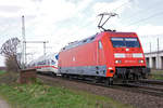Lok 101 143-6 schleppt am 18.03.2020 den ICE3 403 510 durch Porz.