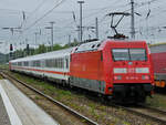 Die Elektrolokomotive 101 071-9 war Mitte Mai 2021 am Hauptbahnhof in Neustrelitz zu sehen.