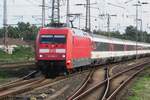 Vom Bahnsteig in Duisburg Hbf wurde am 21 Augustus 2021 DB 101 060 mit ein EC nach Zürich HB fotografiert.