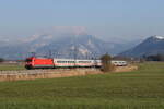 101 114 war mit dem  EC 219  am 4. April 202 bei Bernau am Chiemsee schiebend in Richtung Salzburg unterwegs.