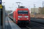 101 073-5 mit IC 2332 nach Köln bei dr Einfahrt in Recklinghausen 13.4.2012