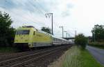 101 013-1 fuhr am 19.06.2012 mit dem IC 133 von Luxemburg nach Norddeich Mole, hier kurz nach der Ausfahrt aus dem Bahnhof Leer.