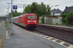 Den aus Luxembourg kommenden IC 113 wird am Samstag den 14.9.2013 von der 101 112-1 in den Bahnhof Andernach am Rhein gezogen.