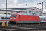 DB Lok 101 118-8 steht auf einem Nebengleis beim badischen Bahnhof. Die Aufnahme stammt vom 19.03.2021.