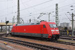 DB Lok 101 038-8steht auf einem Abstellgleis beim badischen Bahnhof. Die Aufnahme stammt vom 28.11.2021.