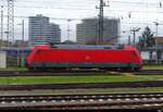 DB - Lok 101 014-9 bei Rangierfahrt im Badischen Bahnhof in Basel am 04.12.2022