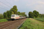 DB 101 013-1 im Intercity-Design fährt am 02.05.2022 mit dem EC8 über die linke Rheinstrecke durch Bornheim in Richtung Hamburg-Altona.