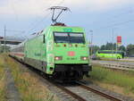 101 005 DEVK mit IC 2274(Dresden-Warnemünde)bei der Durchfahrt in Warnemünde-Werft.25.06.2022 Foto wurde am Ende vom Bahnsteig gemacht 
