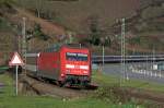 DB Fernverkehr 101 012 befindet sich am 27.12.13 in Oberwesel mit dem EC 9 auf der Fahrt von HH-Altona nach Zürich HB.