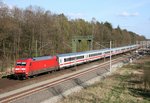 101 032 mit IC 1073 (Hamburg-Altona–Stuttgart Hbf) am 16.04.2015 zwischen Winsen (Luhe) und Radbruch