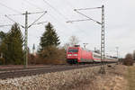101 009-9 war am Mittag des 26.02.17 mit ihrem IC in Richtung München am Ortsrand von Eglharting unterwegs.
