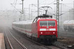 120 146-6 hinter IC 1926 nach Berlin Ostbahnhof bei der Ausfahrt in Recklinghausen Hbf.