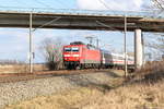 120 146-6 mit dem IC 2223 von Berlin Südkreuz nach Aachen Hbf in Nennhausen.