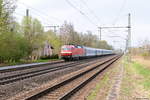 120 105-2 mit dem EC 177  Johannes Brahms  von Hamburg-Altona nach Praha hl.n in Friesack.