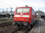 BR 120 150-8 sonnt sich am 30.5.07 im HBF Karlsruhe in der Abendsonne