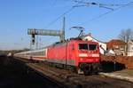 DB 120104-5 schiebt hier am 16.2.2019 um 9.41 Uhr den IC 2023 nach Frankfurt durch den Bahnhof Hasbergen!