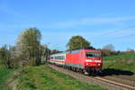 120 159 rauscht mit 2 IC Wagen und 2 Dostos als PbZ 2471 nach Köln durch Haan.

Haan 10.04.2020