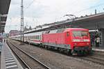 Nachschuss auf 120 119-3, als diese am Nachmittag des 22.06.2019 zusammen mit 120 133-4, welche an der Zugspitze lief, mit dem IC 2022 (Frankfurt (Main) Hbf - Hamburg Altona) aus dem Hauptbahnhof von