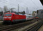 120 120 und 120 132 fuhren im Sandwich als IC 2266 am 2.3.20 um 14:04 Uhr in den Ulmer Hbf aus München kommend ein.