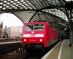 BR120 vor dem NZ300 aus Milano Centrale im Klner Hbf.