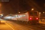 120 120-1 steht am 03.02.08 kurz vor 21 Uhr mit IC 2165 von Karlsruhe Hbf nach Passau Hbf auf Gleis 2 des Aalener Bahnhofs.