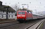 120 114 mit Unbekannten Intercity nach Hamburg Altona in Kreiensen (18.4.2008)