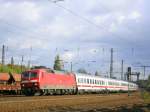 Die 120 101-1 mit IC 2011 auf dem Weg nach Stuttgart,Durchfahrt  in Bochum Ehrenfeld.(02.10.2008)