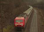 120 501-2  Bahntechnik mit Kompetenz  fhrt mit dem IC 78698 Mnchen Hbf - Stuttgart Hbf in Krze durch Geislingen(Steige).