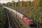 120 154 bringt den IC 928, Nrnberg Hbf - Hamburg-Altona, bei Bochum in Richtung Dortmund. (13.10.2008)
