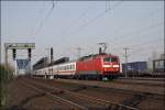 120 144 (9180 6120 144-1 D-DB) an der Zugspitze und 120 137 am Zugschluss berqueren mit dem IC 2029, Hamburg-Altona - Nrnberg Hbf, die Sderelbbrcken.