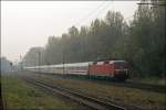 In der Gegenrichtung ist 120 156 (9180 6120 156-5 D-DB) mit dem IC 2028 von Nrnberg  nach Hamburg-Altona unterwegs....