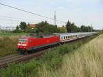 120 144-1 mit IC 2142 nach Kln am Stadtrand von Magdeburg. Der nchste Halt des Zuges ist Braunschweig. Fotografiert am 29.07.2009