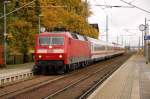 120 111 durchfhrt am 27.10.09 mit einem PbZ Brehna Richtung Halle(S).