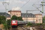 120 137 mit IC 2054 von Frankfurt(Main)Hbf nach Saarbrcken.Im Hintergrund sieht man das Mannheimer Schloss.(Mannheim 27.07.10)