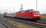 Der Pbz 1966 Leipzig - Berlin bestand am 12.08.10 nur aus der Zuglok 120 126, einem IC-Bistrowagen und der 110 284. Fotografiert beim Halt in Bitterfeld.