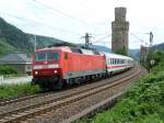 120-134 durchfhrt am 17.7.10 mit dem IC 2006  Bodensee  Konstanz-Dortmund die weltberhmten Trme von Oberwesel.