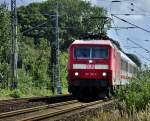 auf dem Gegengleis aus Richtung Greifswald kommt 120 108 mit ihrem IC nach Stralsund am 28.08.2010