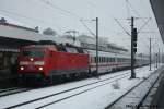 120 156 mit dem IC 1881 am 5.12.2010 in Hannover.